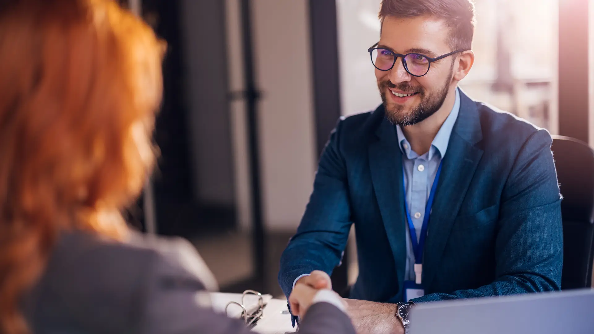 Makler Beratungsgespräch - Webdesign für Versicherungsmakler